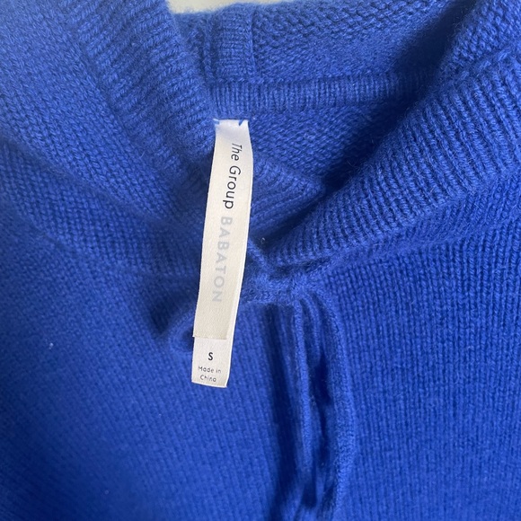 The group by babaton aritzia luxe cashmere hoodie sweatshirt in blueberry blue - Picture 5 of 7